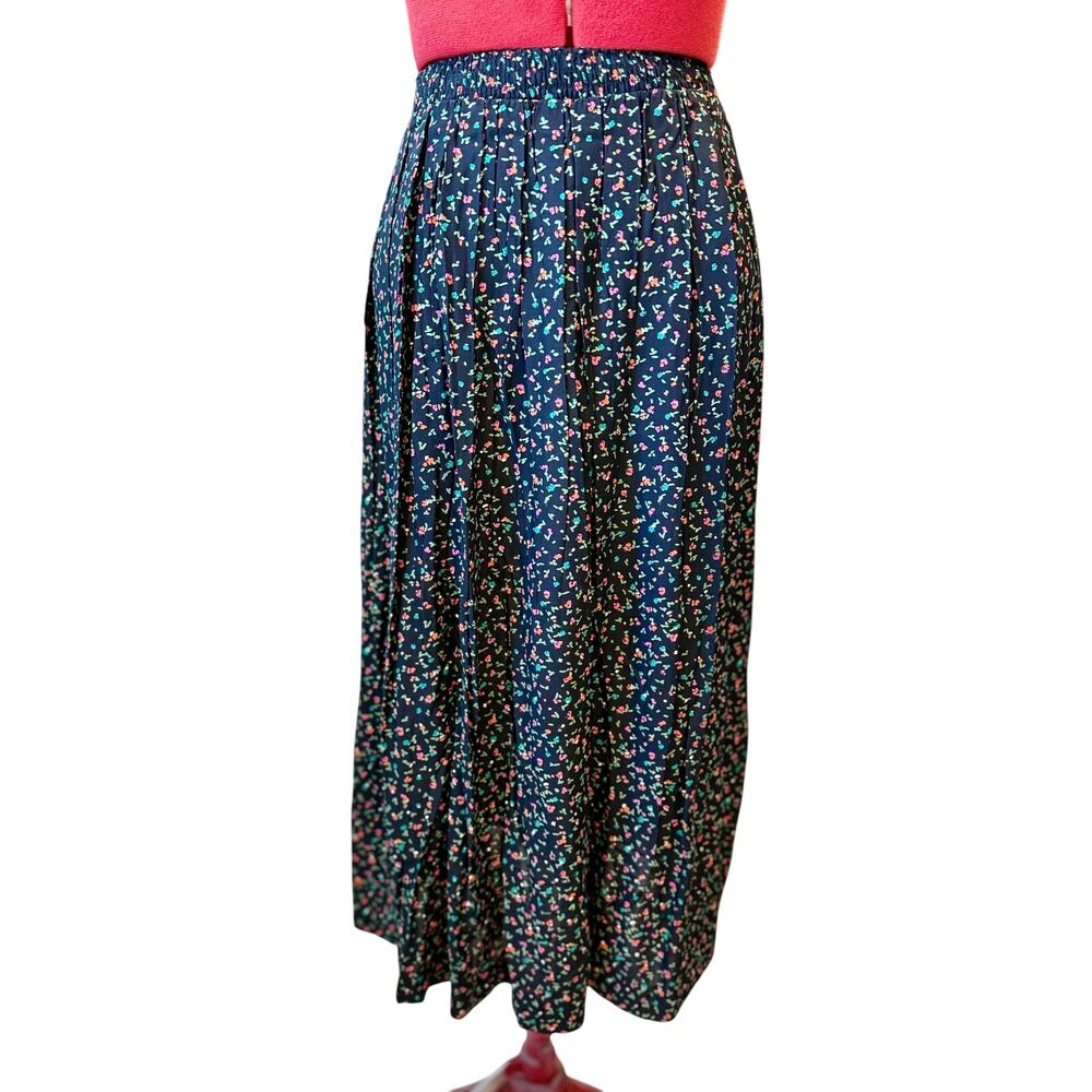 VTG Garfinckel’s Floral Pleated Skirt – 1980s Rayon Midi – Cottagecore Aesthetic